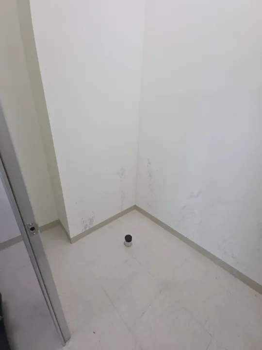 개수대가 없던 시공 전 빈 타일룸 상태